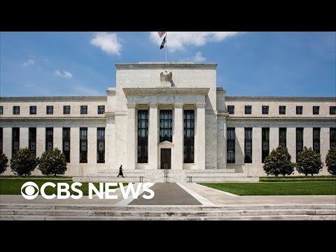Economists warn of mounting &quot;stagflation&quot; risks